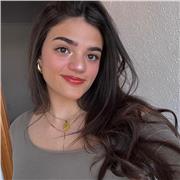 Profesora de cualquier materia, soy estudiante de medicina y apasionada por los niños